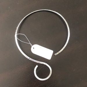 Silver tone collar necklace